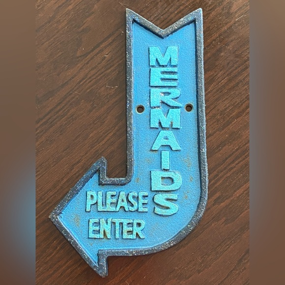 Cast Iron Wall Plaque Mermaid Please Enter Nautical Sparkle Sign Arrow - Picture 1 of 5